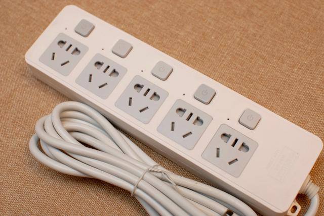 隐藏式摄像头远控插排